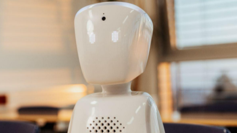 Reportajes Emisoras - Cáceres - Robot ZOE - 16/10/26