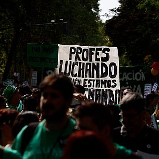 Mejores salarios, menos burocracia y reducción de ratios: arranca la huelga de docentes en Madrid