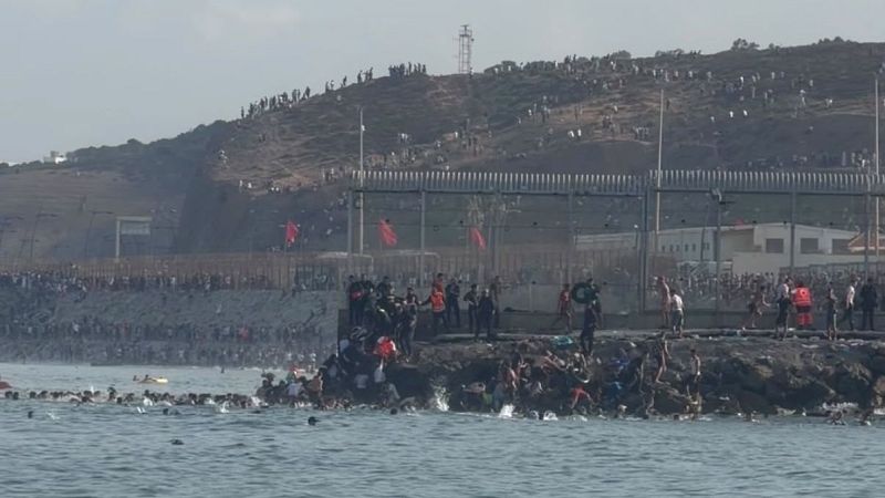 Ceuta - Entrada masiva de migrantes - 14/10/26