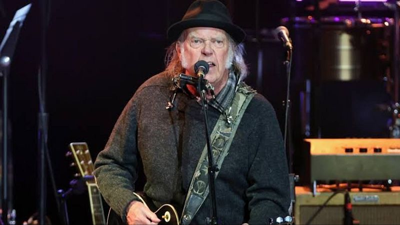 Sin rodeos - Neil Young vuelve a grabar una balada de los Squires, su primer grupo - 15/10/26