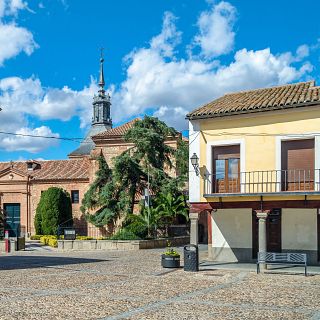 Cuevas-bodega excavadas a mano: siglos de tradición vinícola