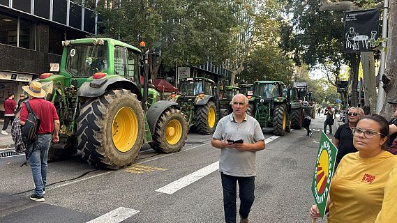 La tractorada d'Uni� de Pagesos arriba al centre de Barcelona per reclamar m�s ajuts