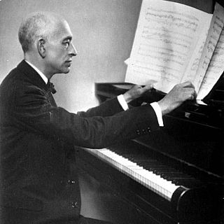 1919: Estreno de El Sombrero de Tres Picos en Londres