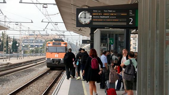 Rodalies afronta un nou test sota l'amenaça de pluges intenses