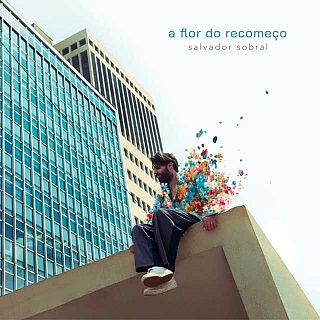 Salvador Sobral presenta 'A Flor do Romenço', on ens transmet com és fer-se un lloc en un passat que ara es fa present