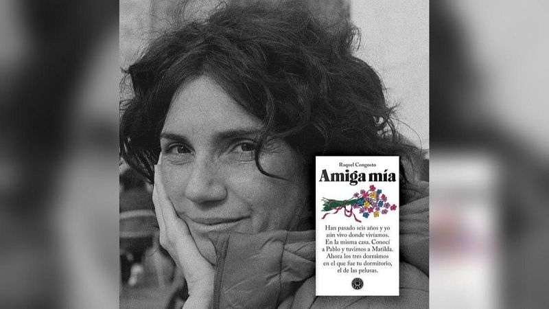 Retrato en blanco y negro de la escritora Raquel Congosto junto a la portada a color de su libro Amiga mía.