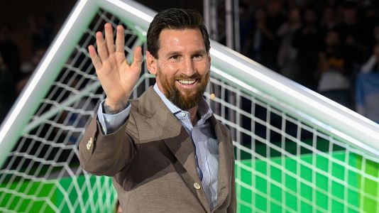 Gloria para Messi en la víspera del clásico que para el mundo