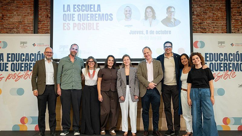 Educar para la paz - Los maestros y maestras, protagonistas de 'La educación que queremos' - 24/10/26 - Escuchar ahora