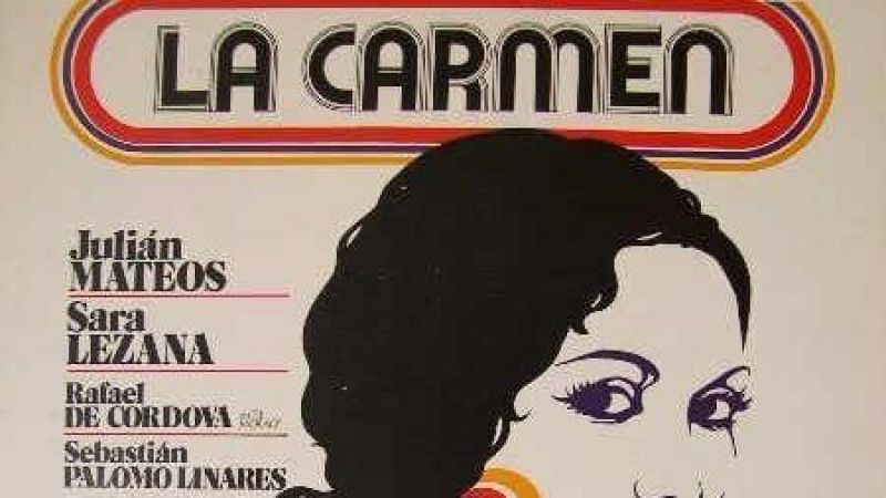Cartel cinematogr�fico con el t�tulo en letras negras enmarcadas en colores y la ilustraci�n de una mujer de melena negra y expresiva mirada sobre fondo beige.