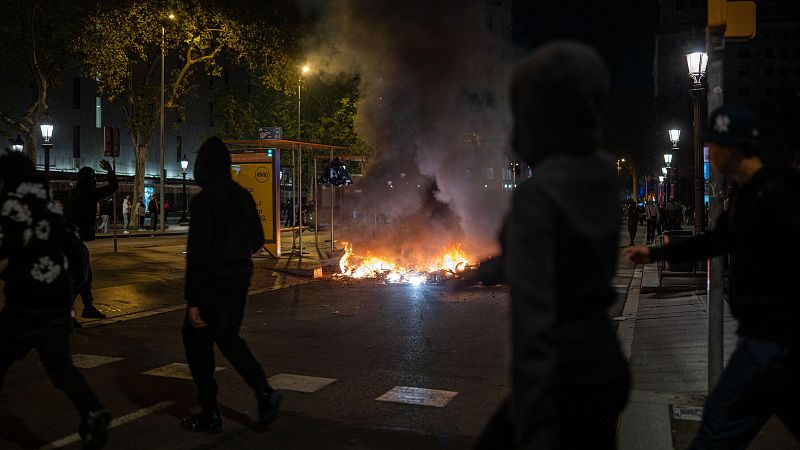 Las protestas en Barcelona este sábado dejaron más de 120 detenidos y 14 policías heridos