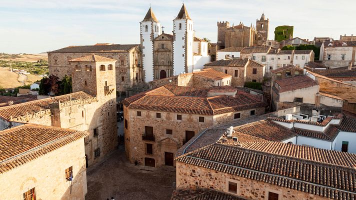 Cáceres, un viaje en el tiempo entre sus calles y torres