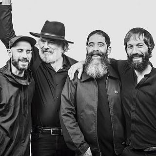 Nuestros Himnos (Vol.4)