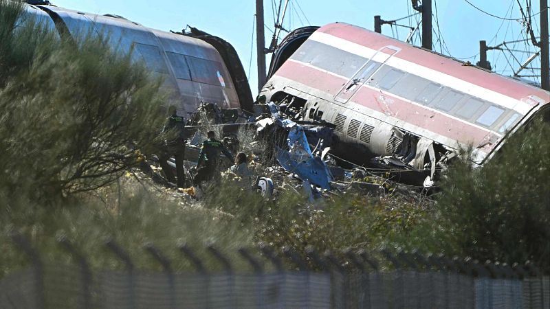 Decenas de heridos y muertos al colisionar dos trenes de alta velocidad en Urda, Toledo