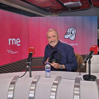 Arturo Pérez - Reverte: "Uno va a las novelas con su mundo"