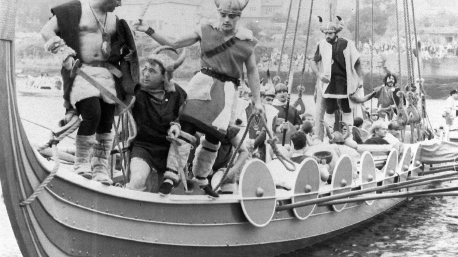 Paseos por la historia: Los Vikingos, esos salvajes del norte. - La noche en vela | Escuchar