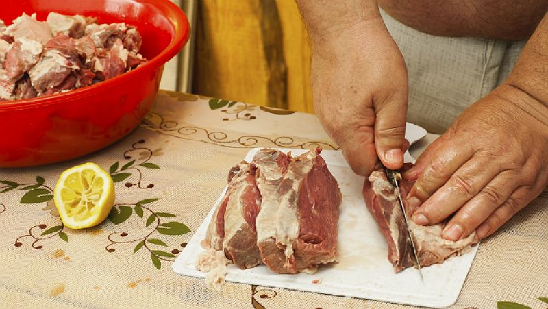 Esto me suena. Las tardes del Ciudadano García - En las cocinas hay 100.000 bacterias más que en el baño gracias al alimento, la temperatura y la humedad - Escuchar ahora