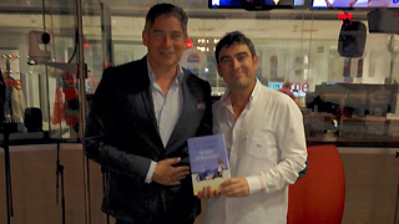 Esto me suena. Las tardes del Ciudadano García - Boris Izaguirre escribe sobre la vida de novela de Rosalinda Fox - Escuchar ahora