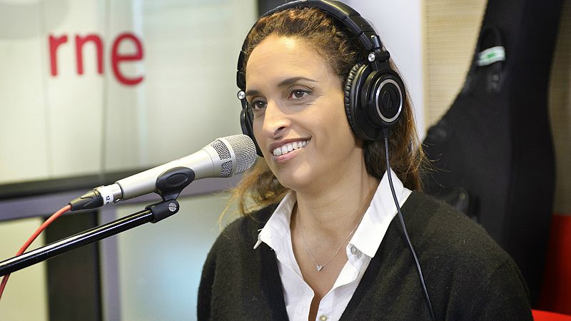 Las mañanas de RNE - Noa canta en directo "Happy song"