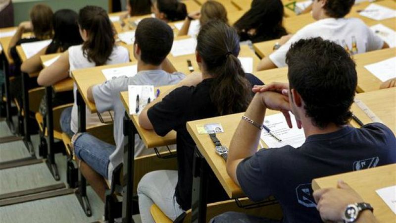 Entre paréntesis - El gasto público por alumno universitario cae un 25% - 21/01/15