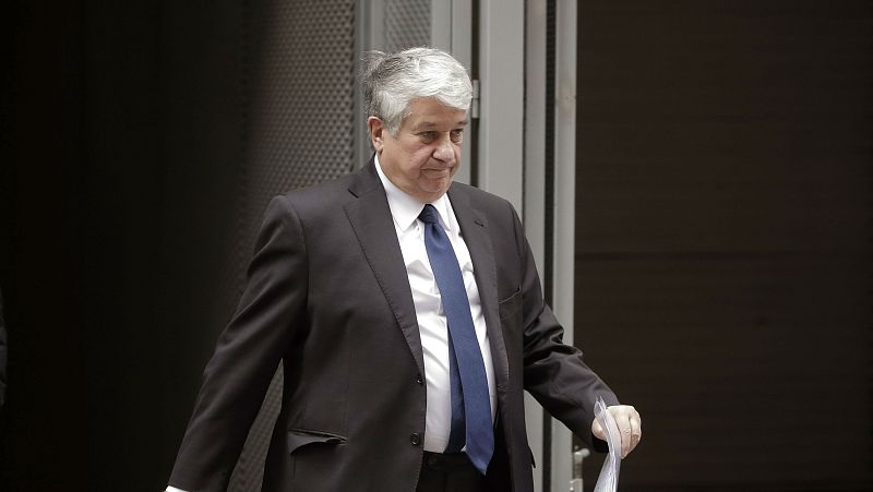 Diario de las 2 - Tarjetas black, Arturo Fernández dice que la usó en sus restaurantes porque son más baratos - Escuchar ahora