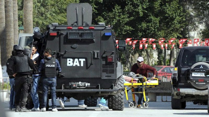 Las mañanas de RNE - Antoni de Haro, presidente de la Casa de España en Túnez: "No creo que este ataque comprometa la democracia. Al contrario, la va a reforzar" - Escuchar ahora