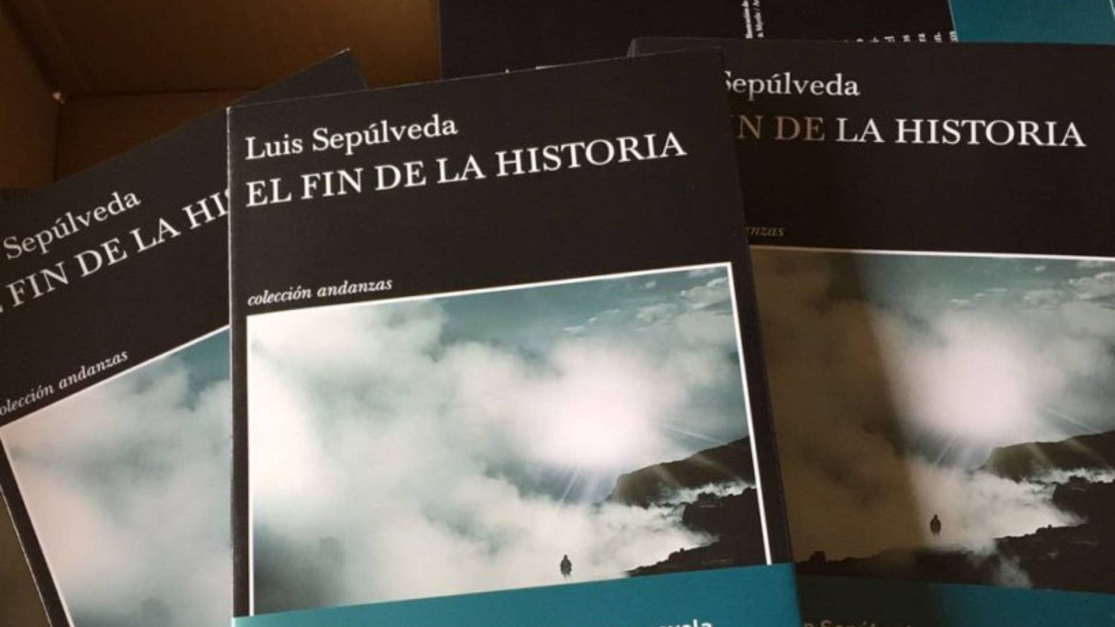 No es un día cualquiera - Entrevista a Luis Sepúlveda y su final de la historia | Escuchar