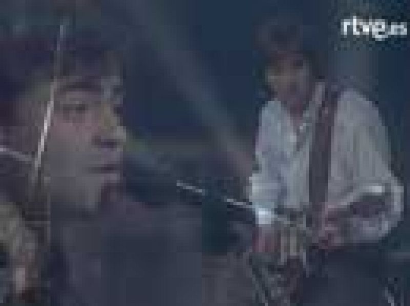Los Secretos: entrevista en El ombligo de la luna (1ª hora) (2006) - Música en el Archivo de RTVE | Escuchar