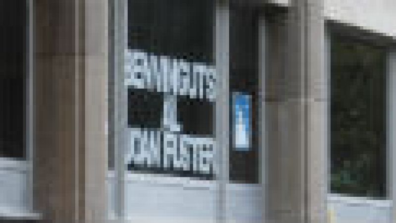 Boletines RNE - Cinco minutos de silencio por los sucesos del Joan Fuster - 21/04/15 - Escuchar ahora