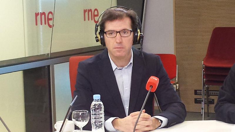Las mañanas de RNE - Moscoco: La economía crece más por el petróleo y los tipos de interés - Escuchar ahora
