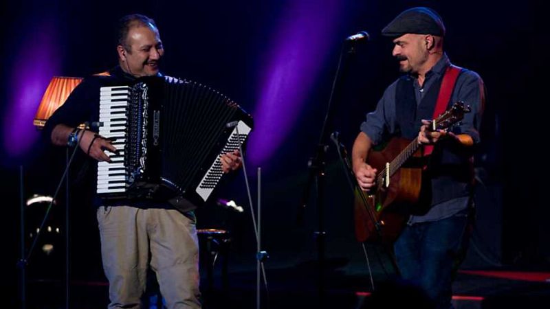 El canto del grillo - Los 'Bailes de salón' de Pez Mago - Escuchar ahora