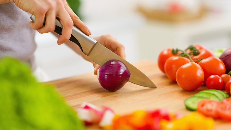 El canto del grillo - Aprender a cocinar lo suficientemente mal como para que otro lo haga por ti - Escuchar ahora