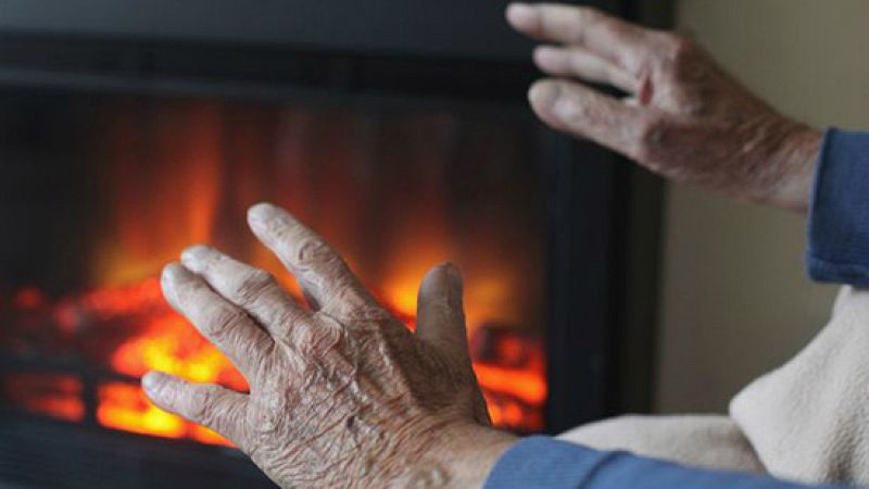 Entre paréntesis - El 10% de los hogares españoles sufre pobreza energética - Escuchar ahora