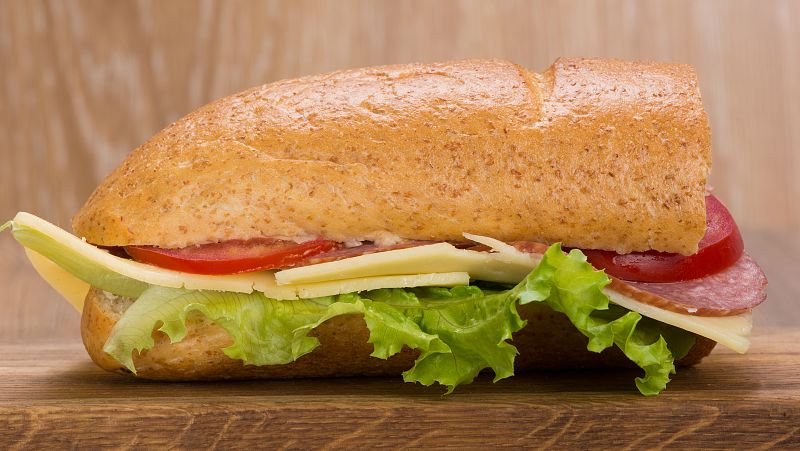 En la calle alguien - Bocatas: el bocadillo para visibilizar el sinhogarismo - Escuchar ahora