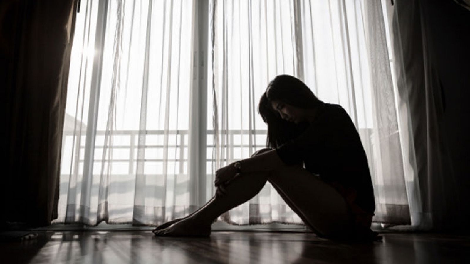 Entre paréntesis - Emigrar puede provocar estrés intenso y problemas emocionales - Escuchar ahora