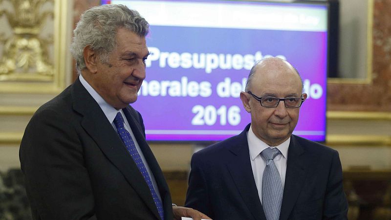 Boletines RNE - Montoro entrega a Posada los presupuestos para 2016 - 04/08/15 - Escuchar ahora