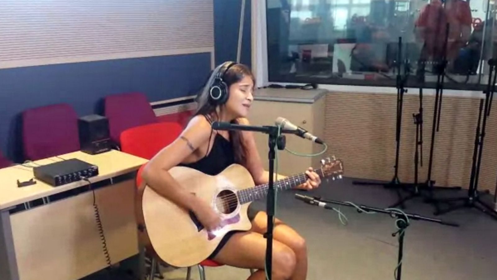 Las mañanas de RNE - Georgina interpreta en acústico "Soñador" - Escuchar ahora