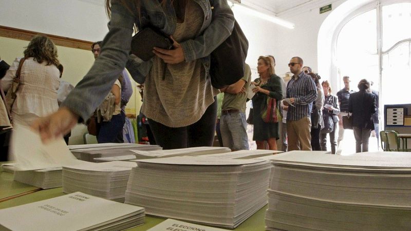 Radio 5 Actualidad - Elecciones catalanas 2015 - Junts pel S� ganar�a las elecciones, seg�n el sondeo de TV3 - Escuchar ahora