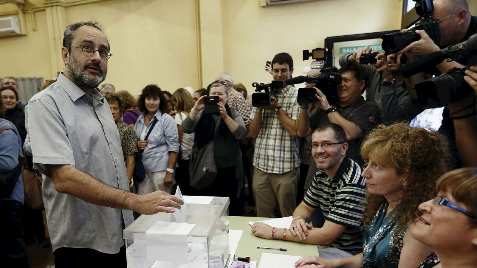 R-5 Actualidad - Elecciones catalanas 2015 - Antonio Baños : "La CUP es el acelerador del proceso de ruptura con España" - Escuchar ahora