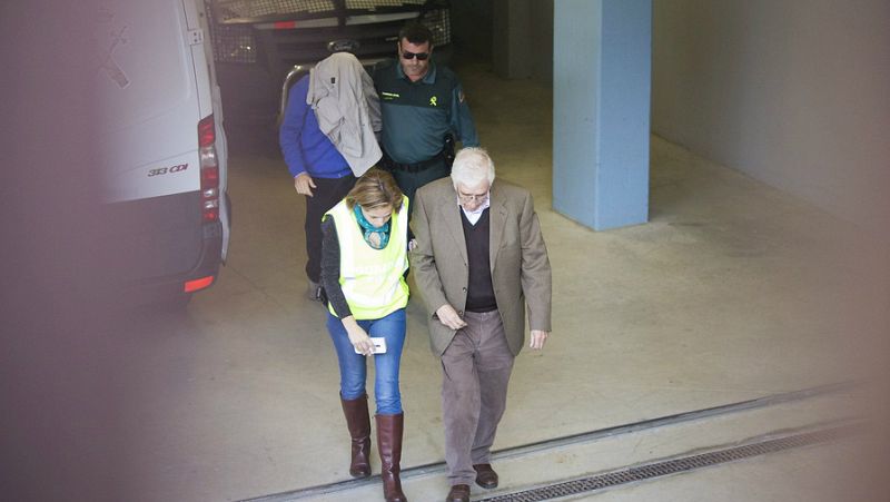 Boletines RNE - Abren la caja fuerte del exdirector general de Infraestructuras.cat - Escuchar ahora