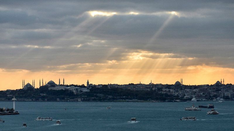 Boletines RNE - La Unión Europea da a conocer su informe de evaluación de los criterios para la adhesión de Turquía - Escuchar ahora