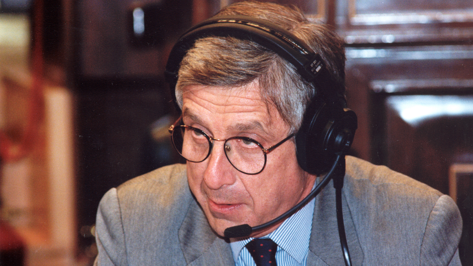 Humor en el Archivo de RTVE - Luis Figuerola-Ferreti como Esmeralda Clamores en RNE - Escuchar ahora