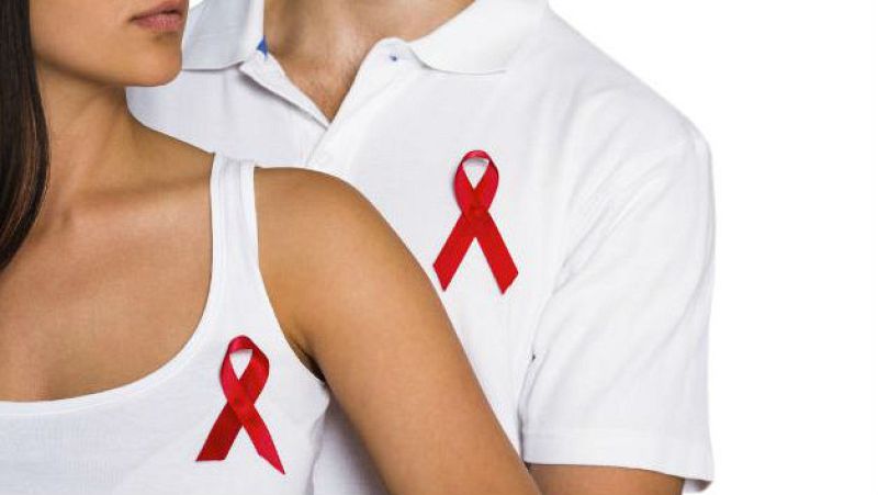 Radio 5 Actualidad - En 2014 aumentaron los diagnósticos de sida en España - 26/11/15 - Escuchar ahora