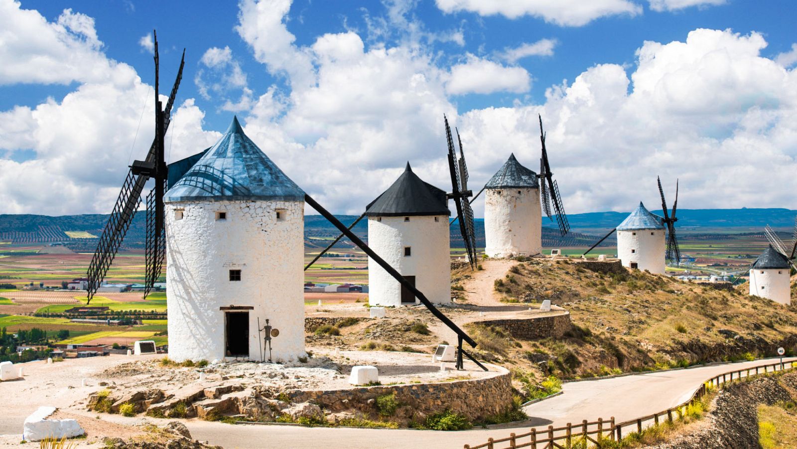 Marca España - De gira por La Mancha - escuchar ahora