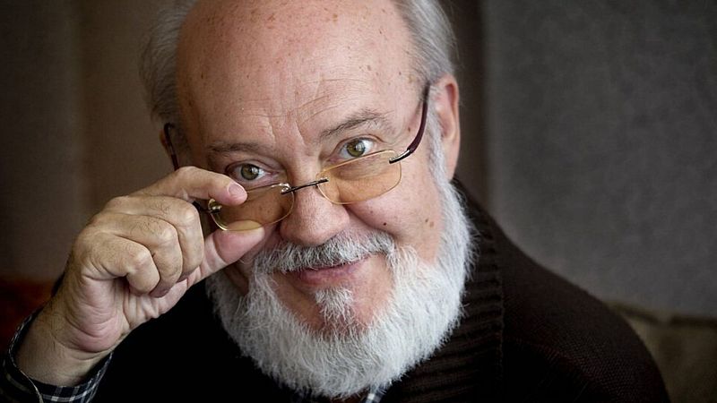 24 Horas - José Luis Cuerda: "El surrealismo en cine es imposible" - 04/12/2015 - Escuchar Ahora