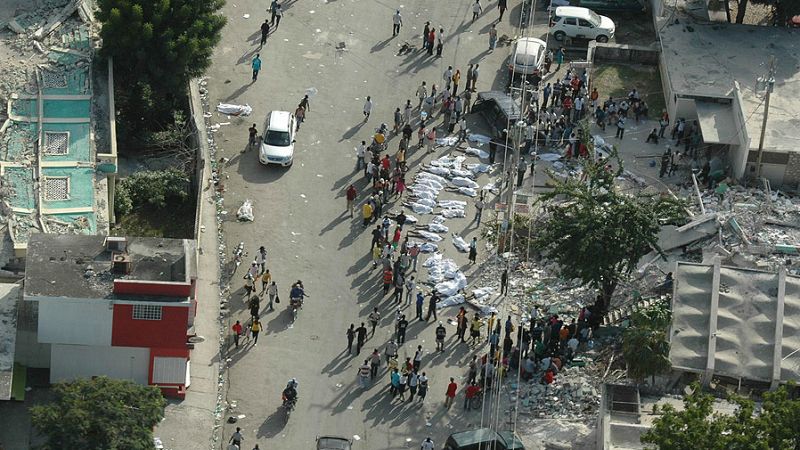 Entre paréntesis - Haití sigue necesitando ayuda seis años después del terremoto - 12/01/16