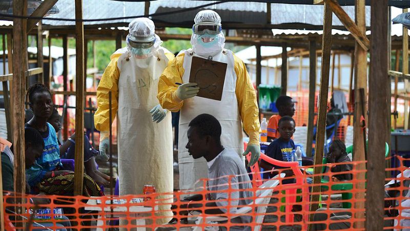 Entre paréntesis - África Occidental, libre oficialmente de ébola - Escuchar ahora