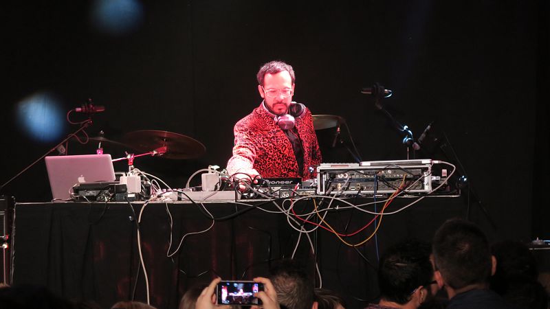 3ª Fiesta Radio 3 Extra - Actuaciones de Meneo y Ioan Gamboa - 17/02/16 - escuchar ahora