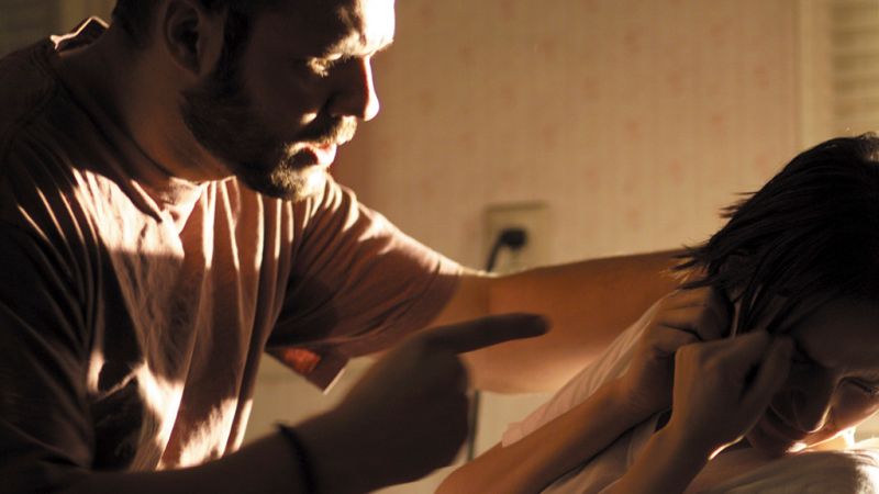 El canto del grillo - ¿Cuándo la mujer es víctima de la violencia de género?