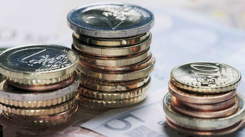 Radio 5 Actualidad - Los inversores sacaron de España más de 70.000 millones de euros en 2015 - Escuchar ahora