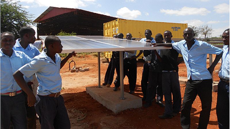 Sostenible y renovable en Radio 5 - Luz en los hogares de Nyumbani Village - 01/03/16 - Escuchar ahora